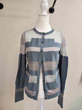 Vintage-inspired lightweight knit cardigan